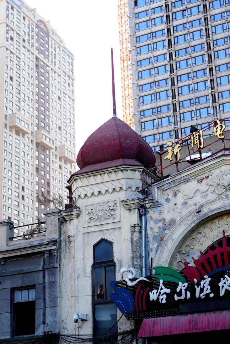根据要求，结合“深夜18款免费视频app”这一核心词，生成的SEO标题如下：

**深夜18款免费视频app推荐：高清流畅无广告，18款精选夜场视频资源一键畅享**

**包含的长尾关键词：**
1. 高清流畅无广告
2. 18款精选夜场视频
3. 夜场视频资源一键畅享