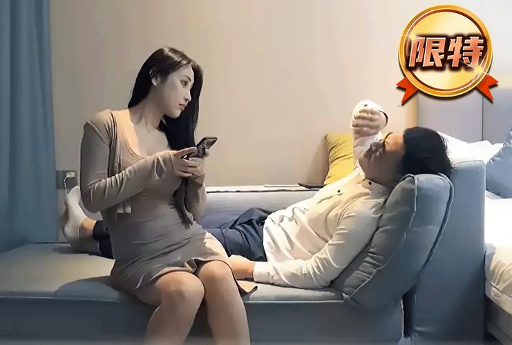 被摄取的巨乳人妻们的相关介绍