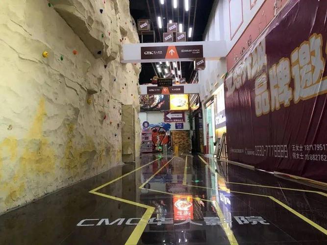 家庭私人影院投影选购指南：沉浸式画质、高亮度白天观影与高性价比安装方案