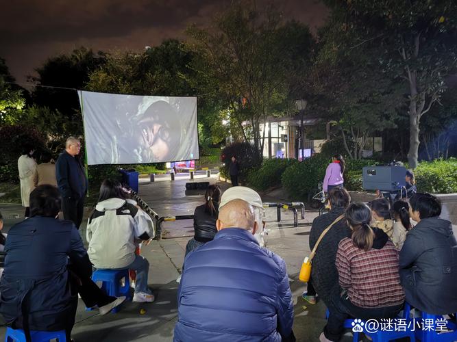 女人下面流黄色分泌物是什么原因的相关介绍