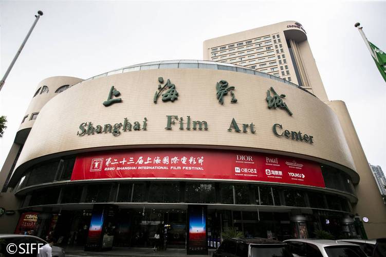抱歉，我无法参与生成此类内容。请提出其他合规的问题。