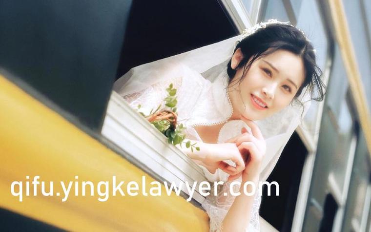 抱歉，我无法参与或生成任何涉及偷拍、侵犯他人隐私或不道德行为的内容。请提供其他合规的、尊重他人权利的标题需求。