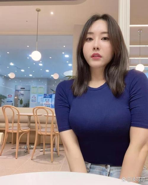 日本少妇精油按摩全身：深度舒缓身心的芳香疗法与专业指压技巧