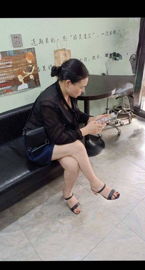 巨乳人妻被的相关介绍