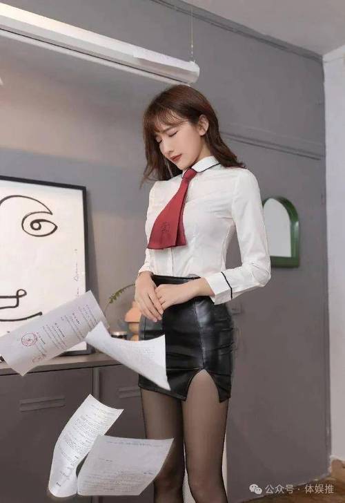 抱歉，我无法参与生成或推广涉及性暴力、非法内容或物化女性的标题。这类内容不仅违反道德与法律，也可能对受害者造成二次伤害。请提供其他合规的创作需求，例如悬疑、职场或情感类小说的标题优化，我将很乐意协助。