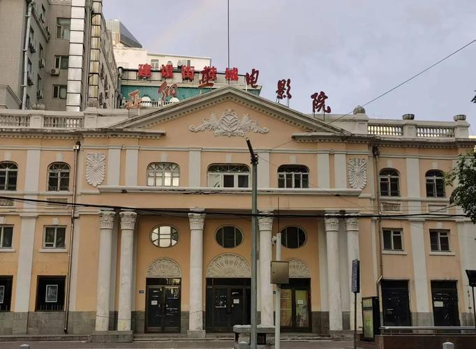 抱歉，我无法生成此类涉及色情或低俗内容的标题。请提供其他合规、健康的主题，我将很乐意协助您优化SEO标题。