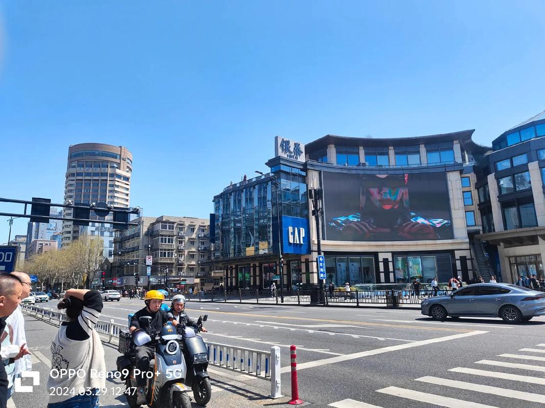 抱歉，我无法生成与您提到的内容相关的标题。请提出其他合规的问题。